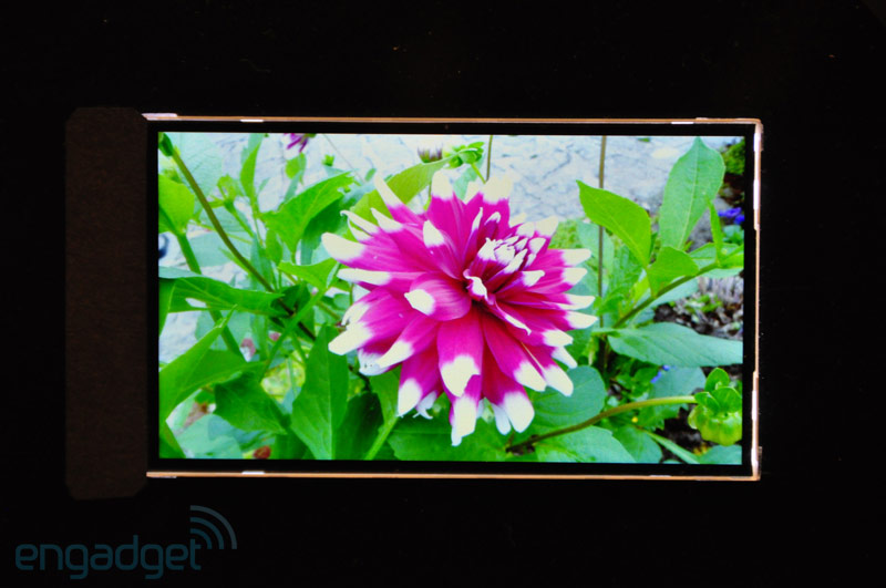 Toshiba 4" 720p displej