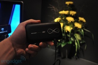3D Prototyp od Sharpu vyzerá ako smartfón. Ideálny na android.