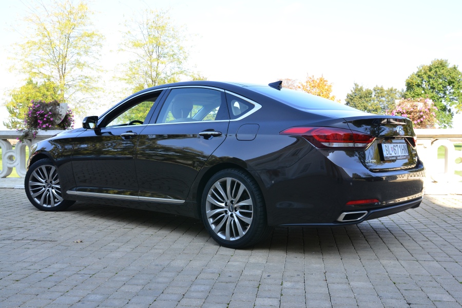 Hyundai Genesis sedan