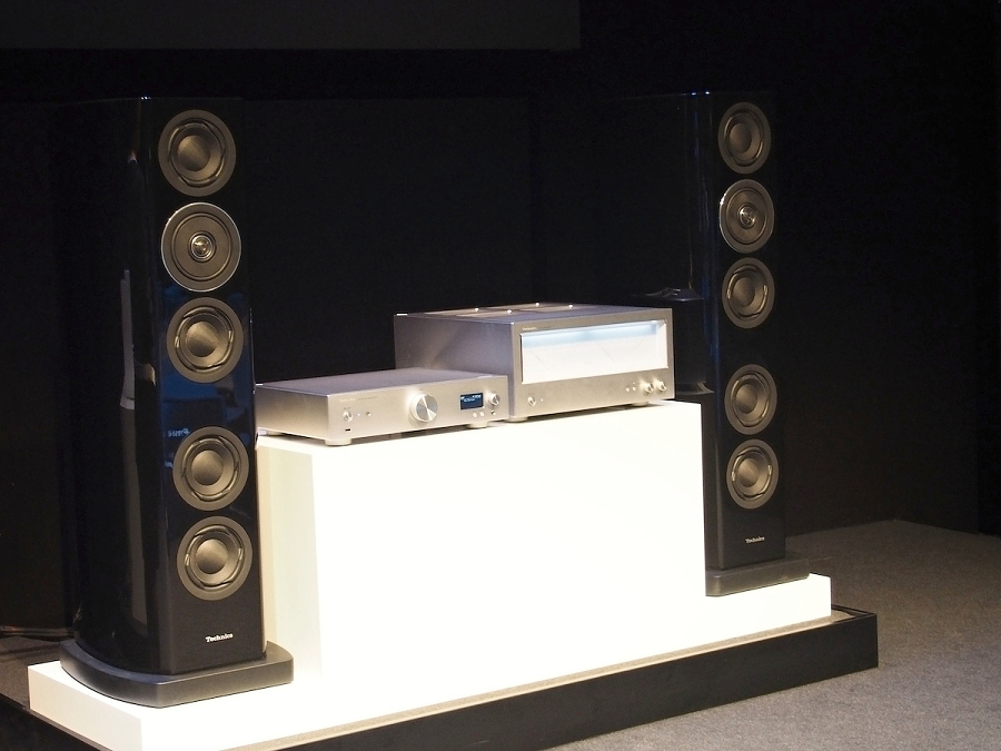 technics-r1-set-front