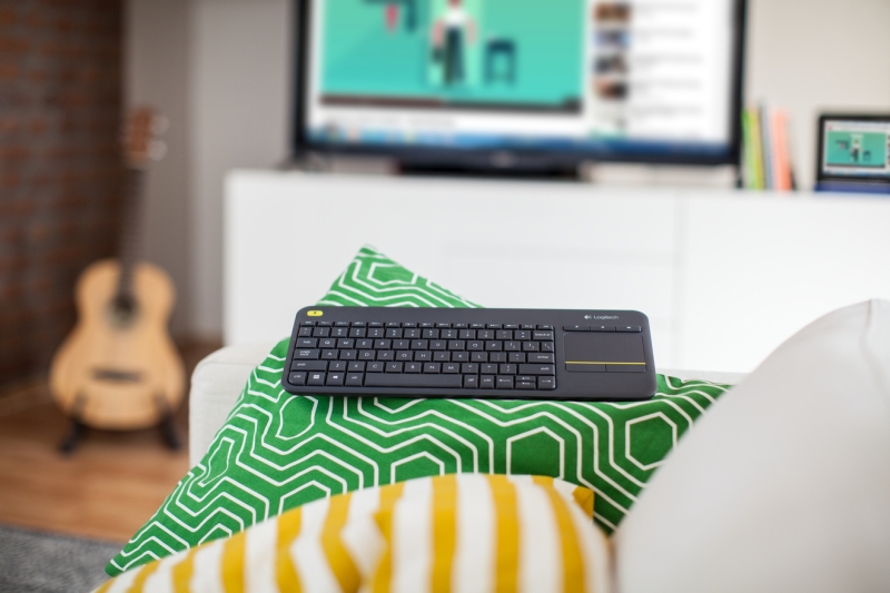 Logitech K400 Plus 