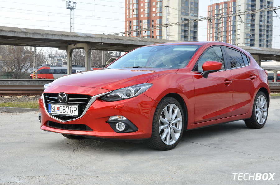 Mazda 3 Hatchback Revolution Top