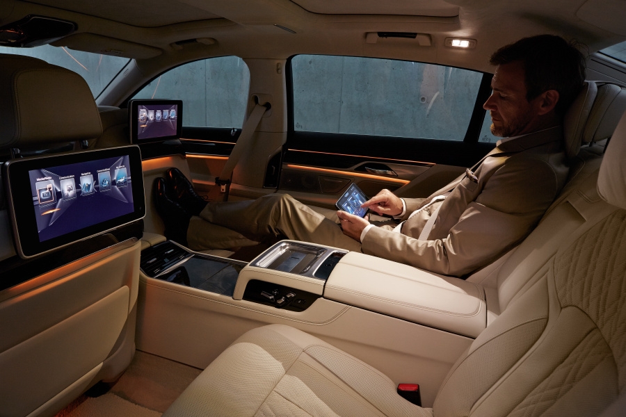 BMW 7 Touch Command
