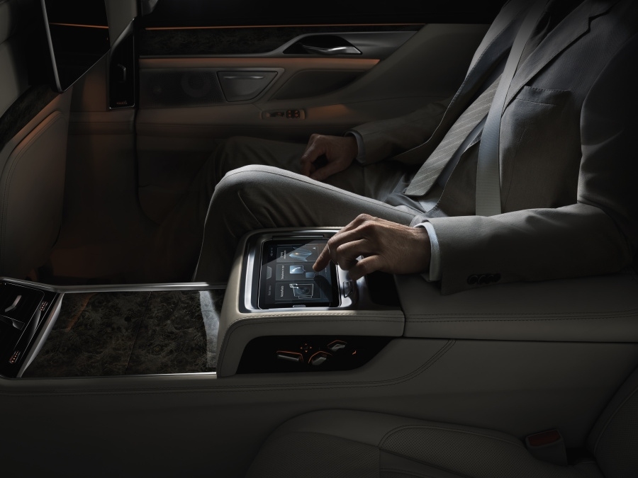 BMW 7 Touch Command