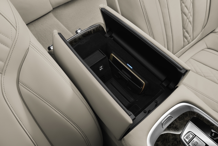 BMW 7 nové bezdrôtové nabíjanie
