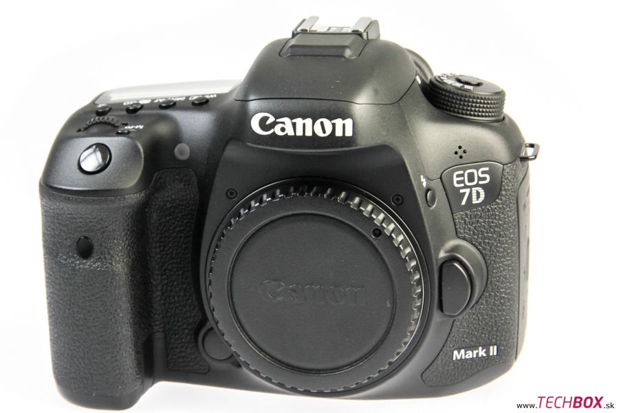 Canon EOS 7D Mark II 