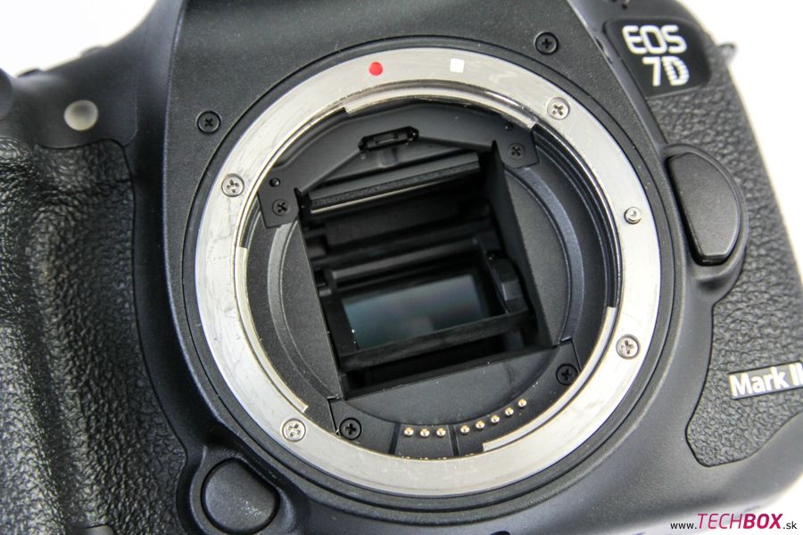 Canon EOS 7D Mark II 