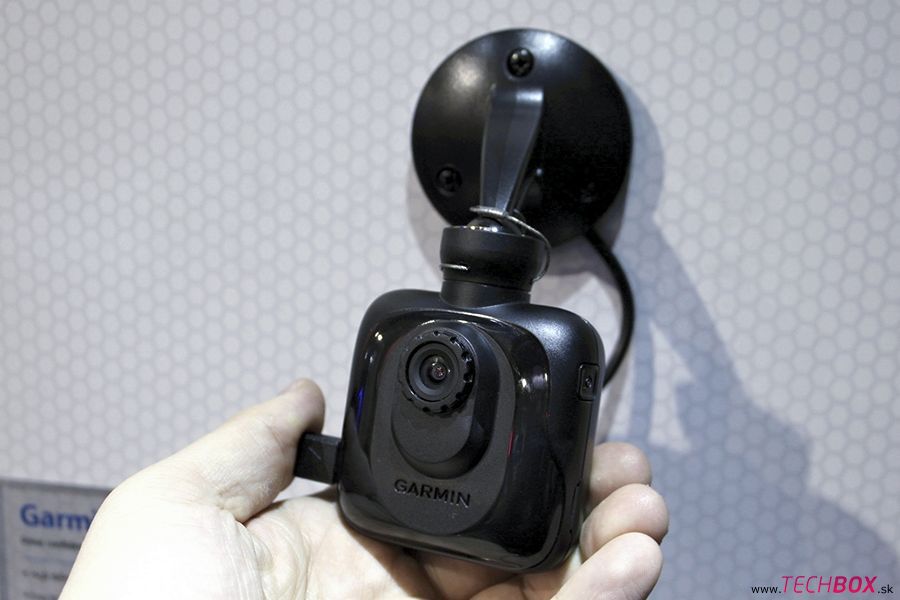 Garmin Dash Cam 10