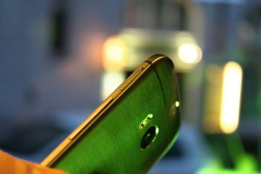 HTC One (M8)