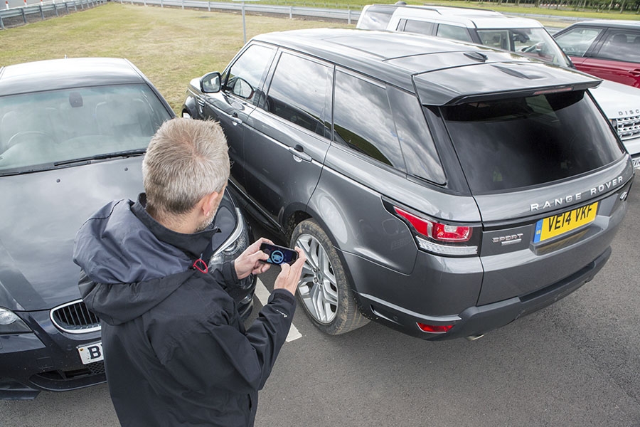 Land Rover na diaľkové ovládanie