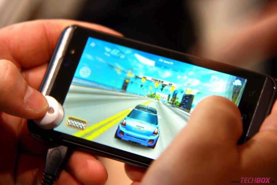 LG Optimus 3D