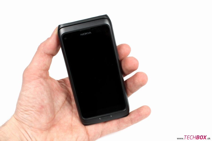 Nokia E7