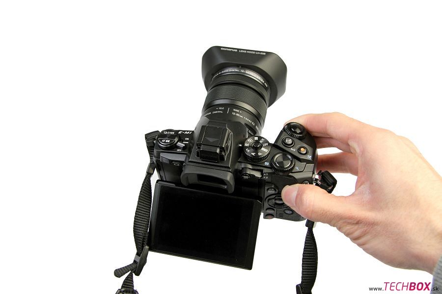 Olympus OM-D E-M1 