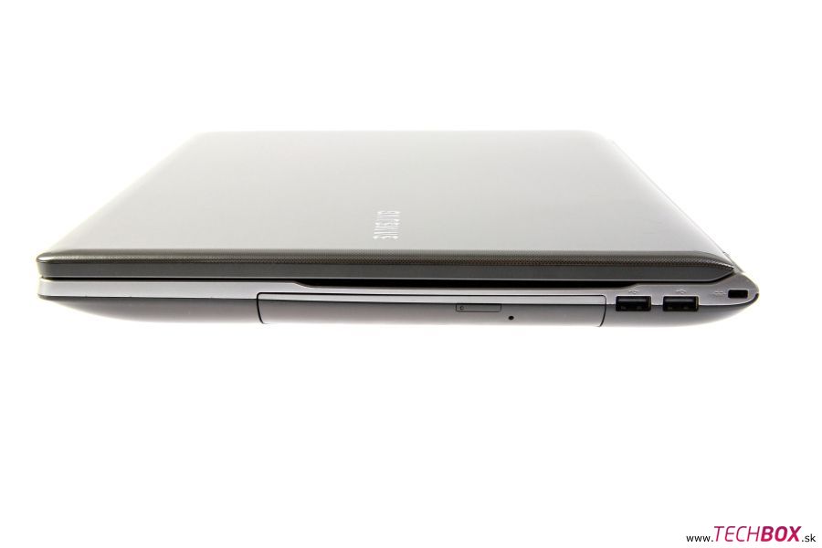 Samsung Série 5 (550P7C-S01)