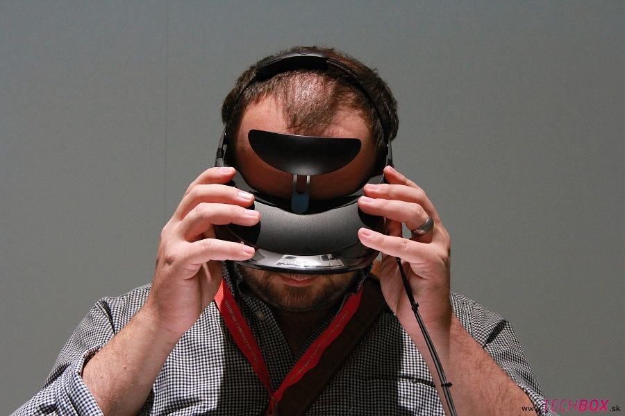 Sony HMZ-T3 
