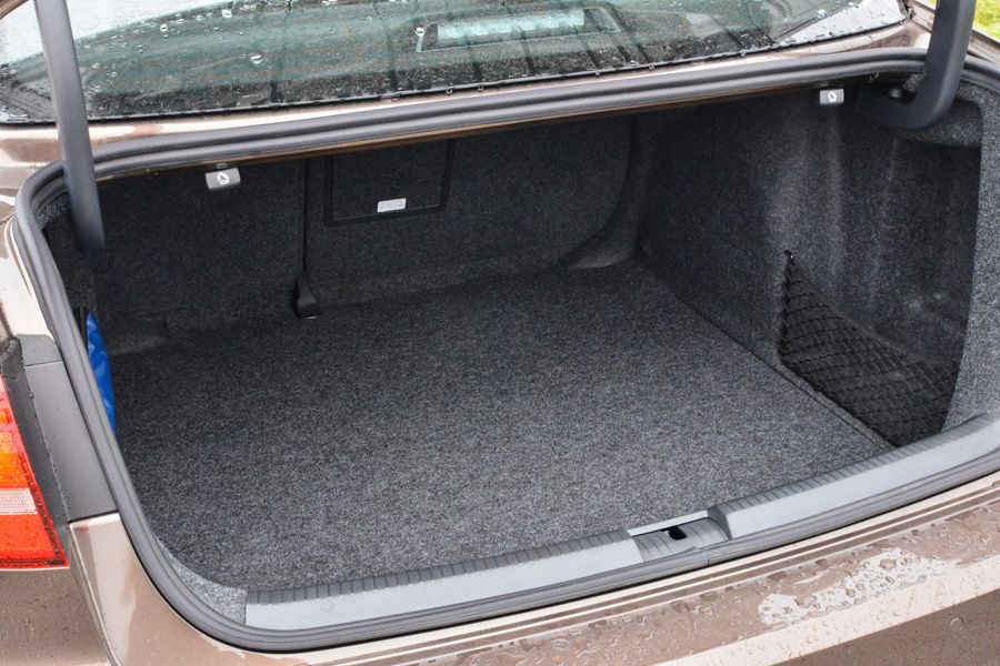 Spredu Golf, zozadu Passat