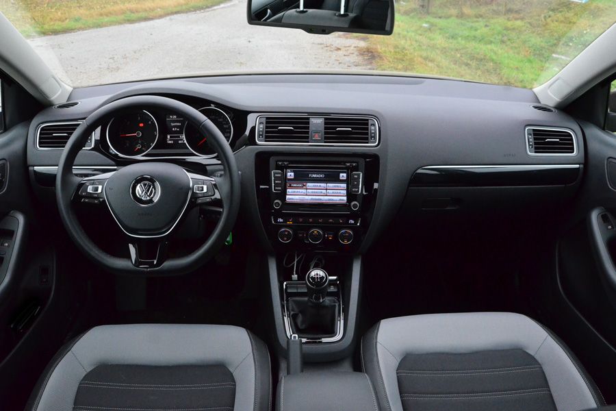 Spredu Golf, zozadu Passat