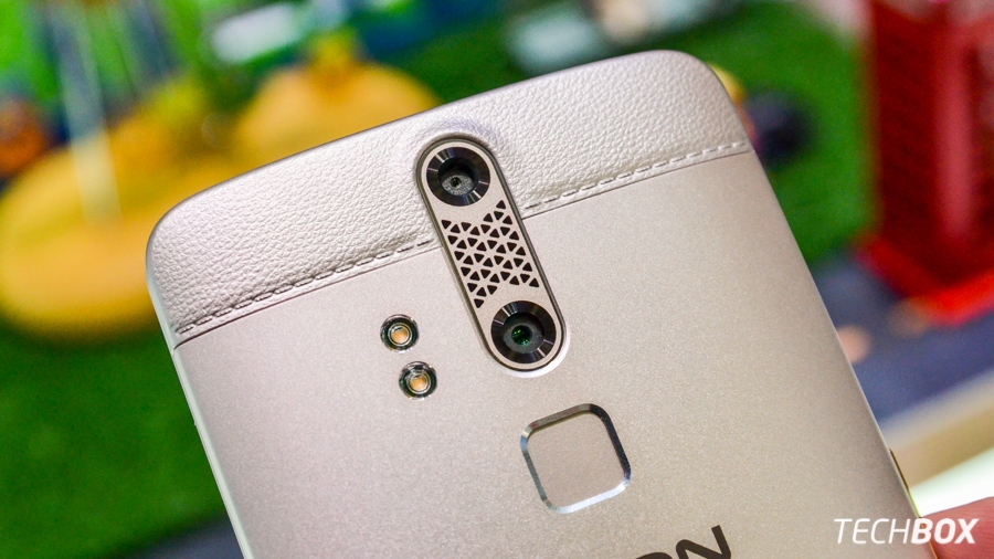 ZTE Axon Elite