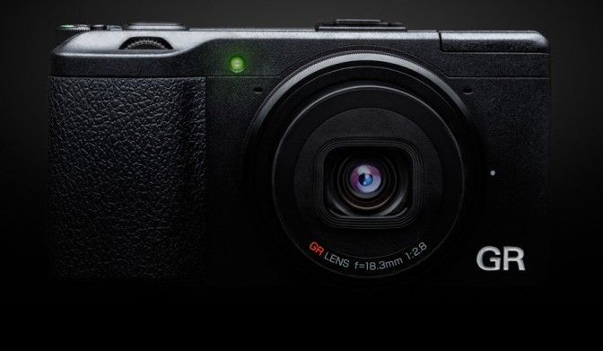 Hi-end kompakt Ricoh GR II vraj môžete ovládať aj cez web prehliadač!