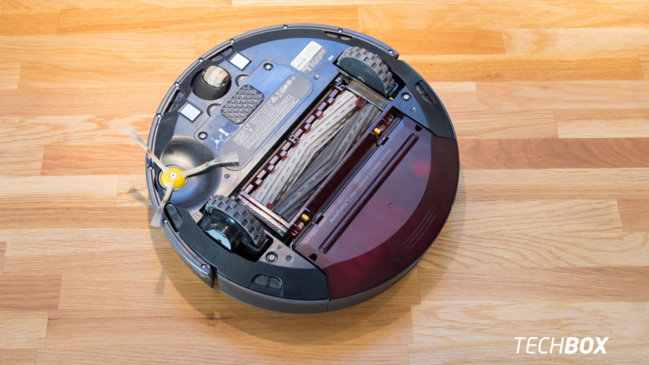 iRobot Roomba 880 inside 17