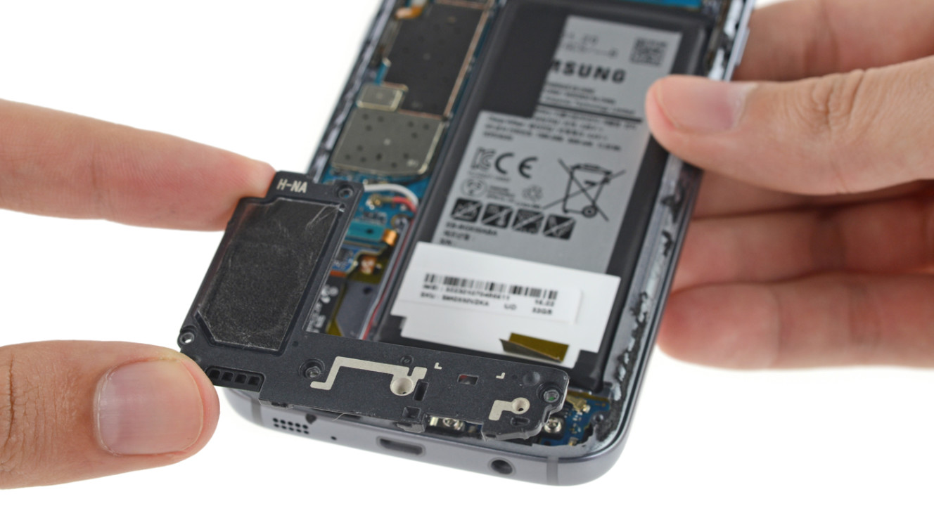 Аккумулятор на самсунг s20. Samsung s7 Edge АКБ. Samsung s7 Edge динамик. Samsung Galaxy 7 Battery Replacement. Galaxy s7 в разборе.