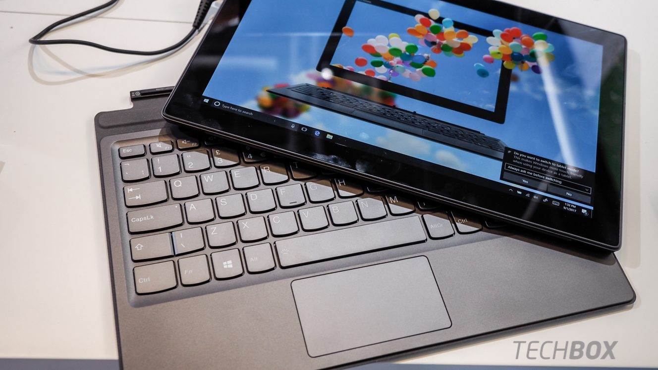 Lenovo Miix 520 - výkonný notebook s LTE a 3D kamerou