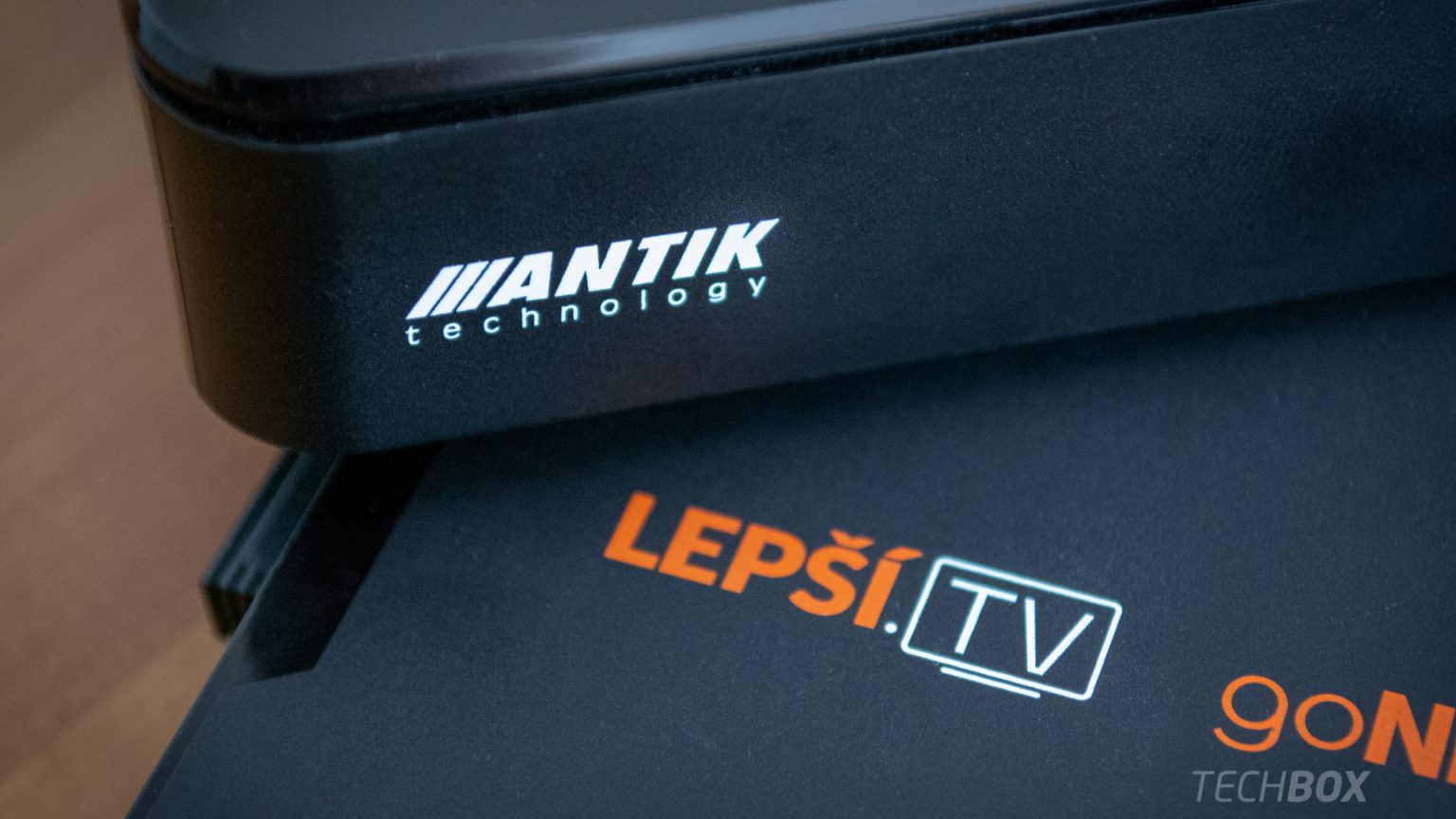 Súboj televízií cez internet (IPTV): Antik Nano 3 vs. Lepšia.TV BOX
