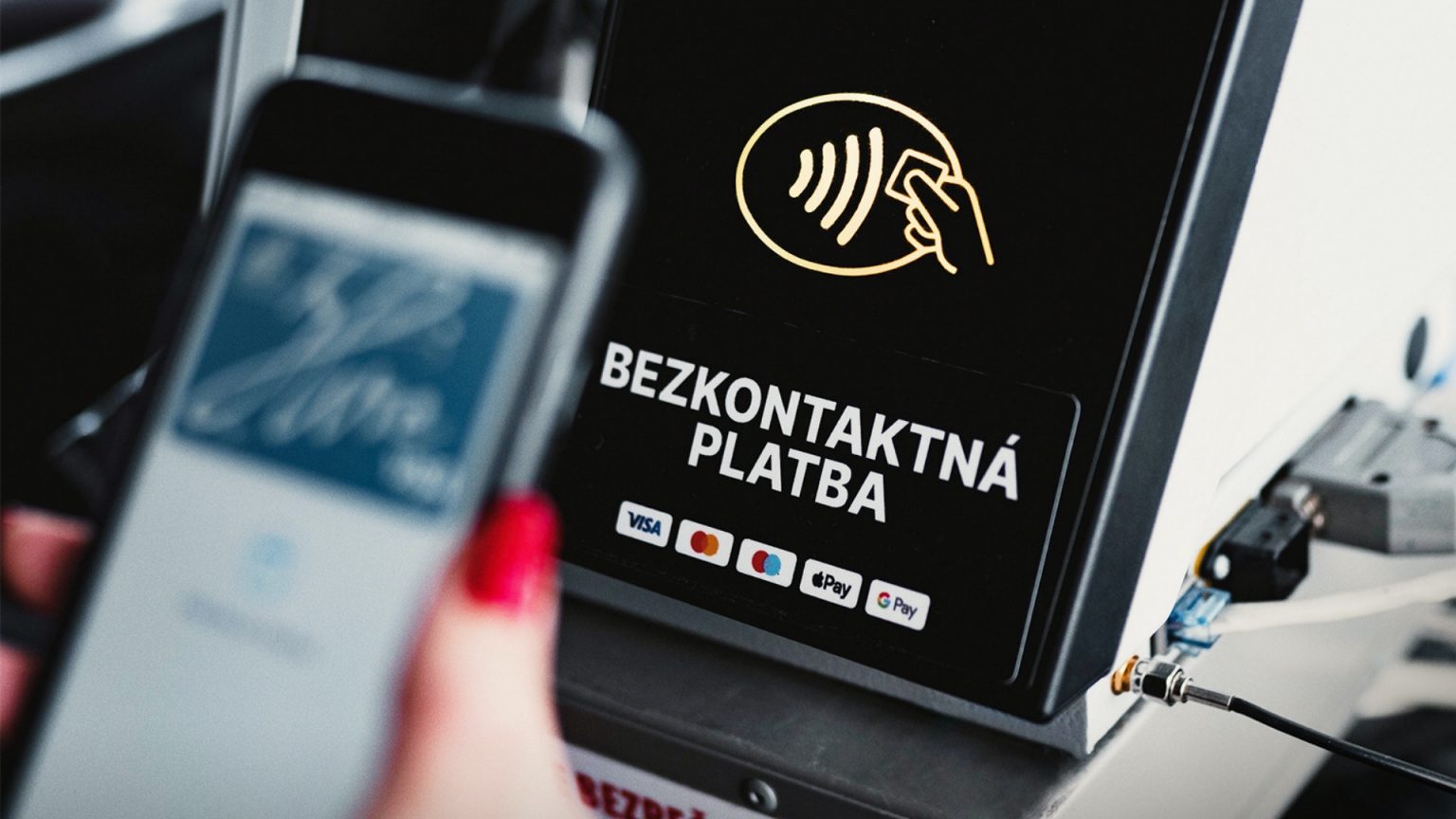 Slovak Lines zavádza do autobusov bezkontaktné platby
