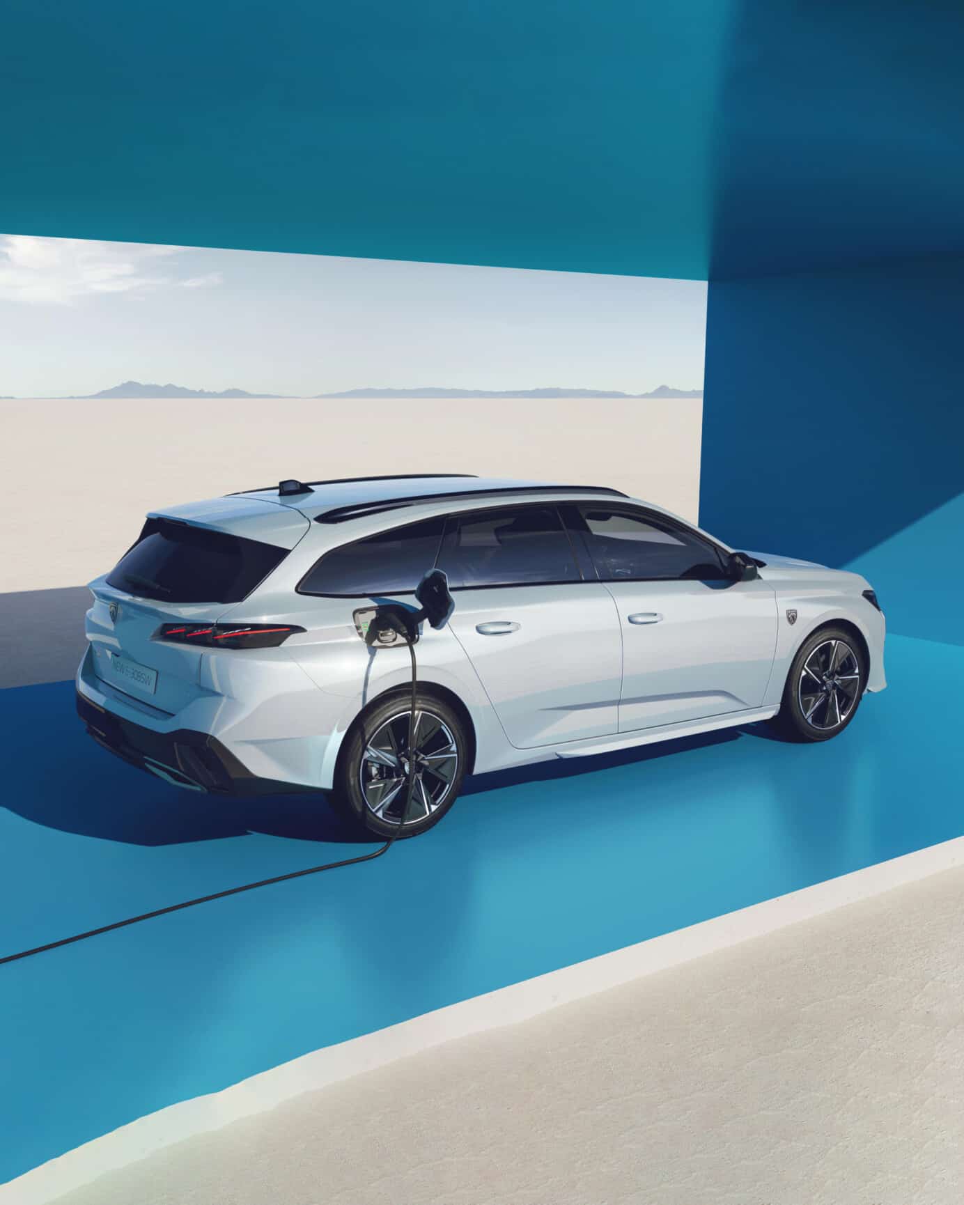 Stellantis zvažuje presun výroby elektromobilov mimo Európu, začína cenový boj