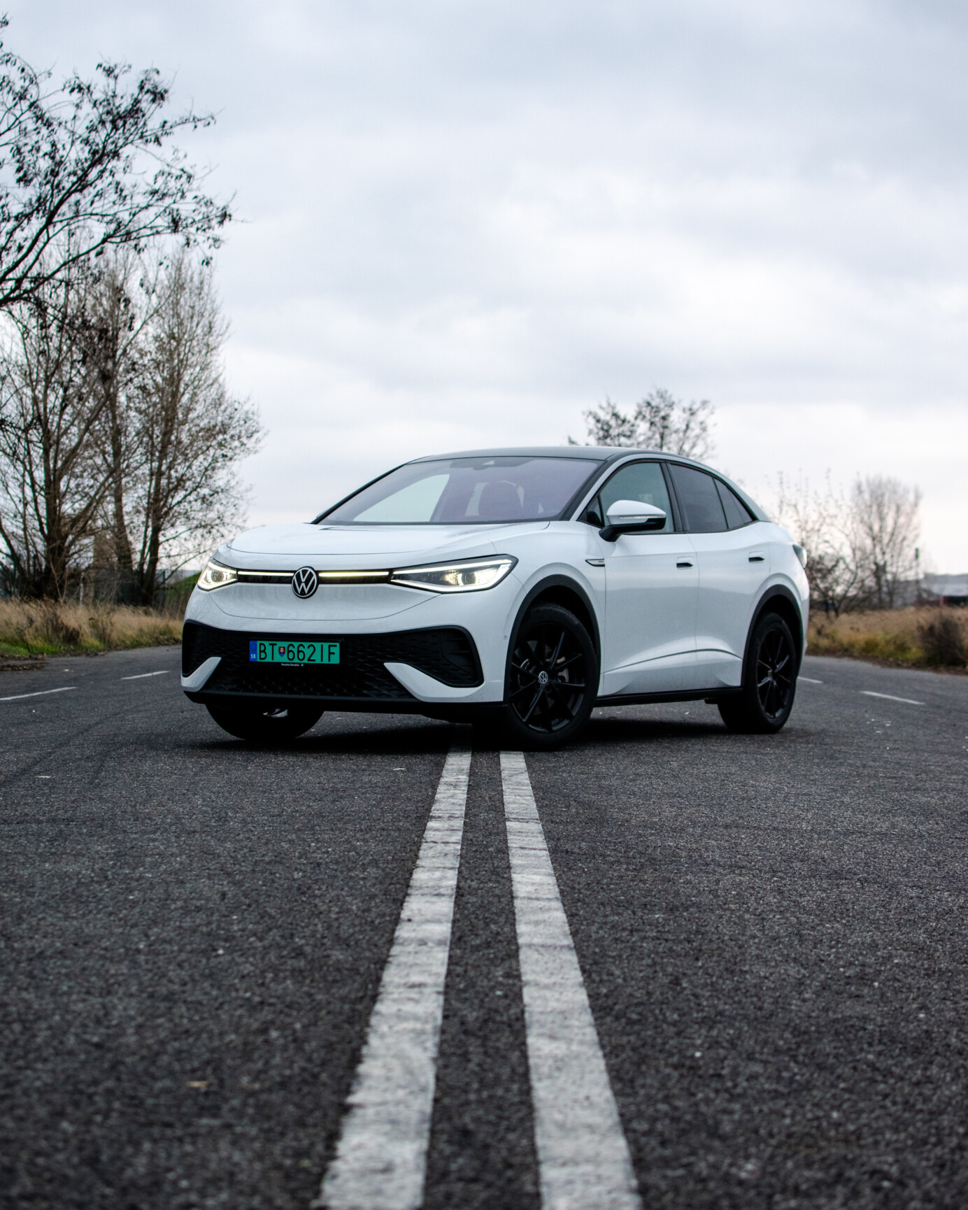 Volkswagen ID.5 - nové elektrické SUV kupé príjemne prekvapilo