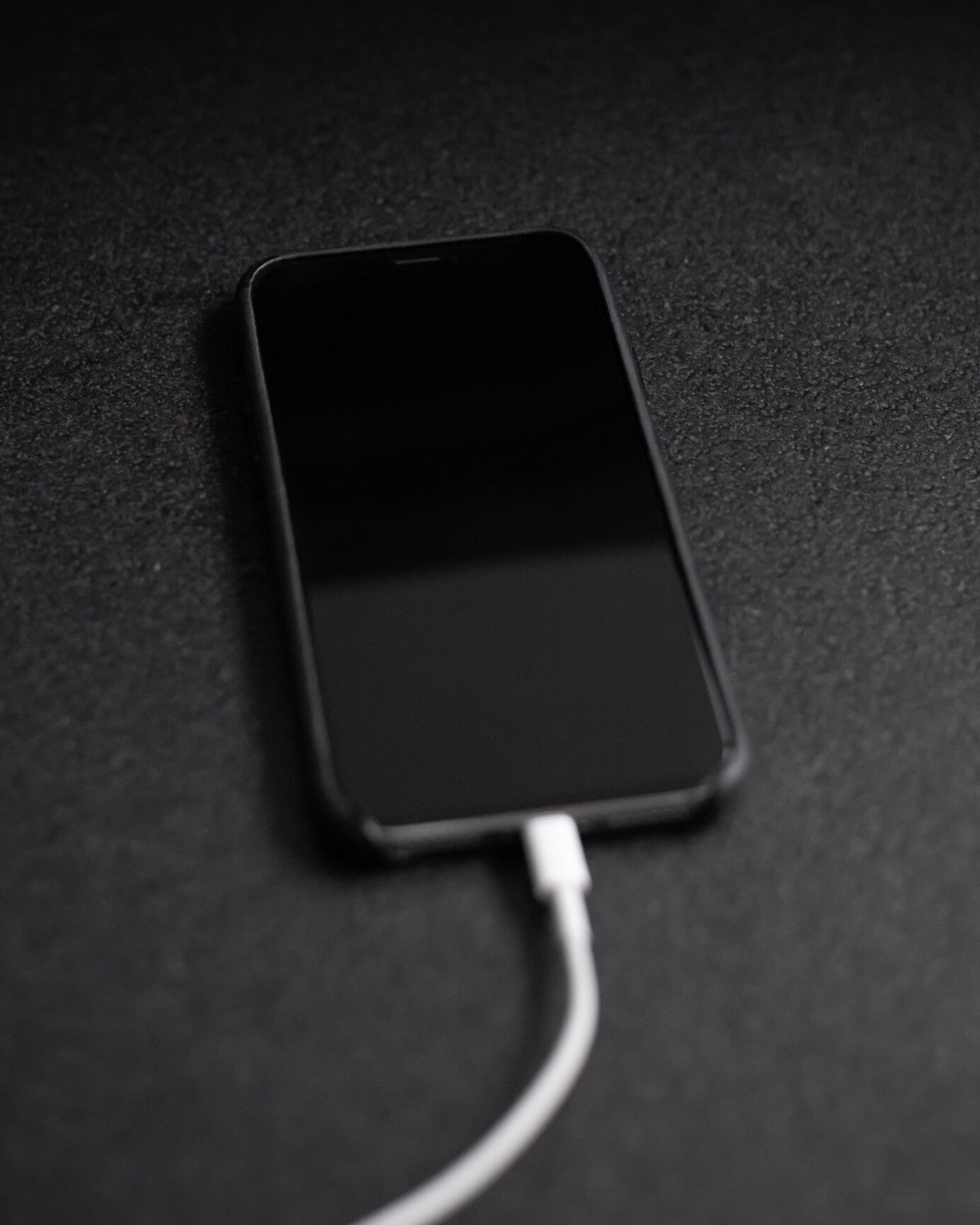 Aký smartfón má aktuálne najhoršiu výdrž? Vráti vás do čias káblových telefónov?